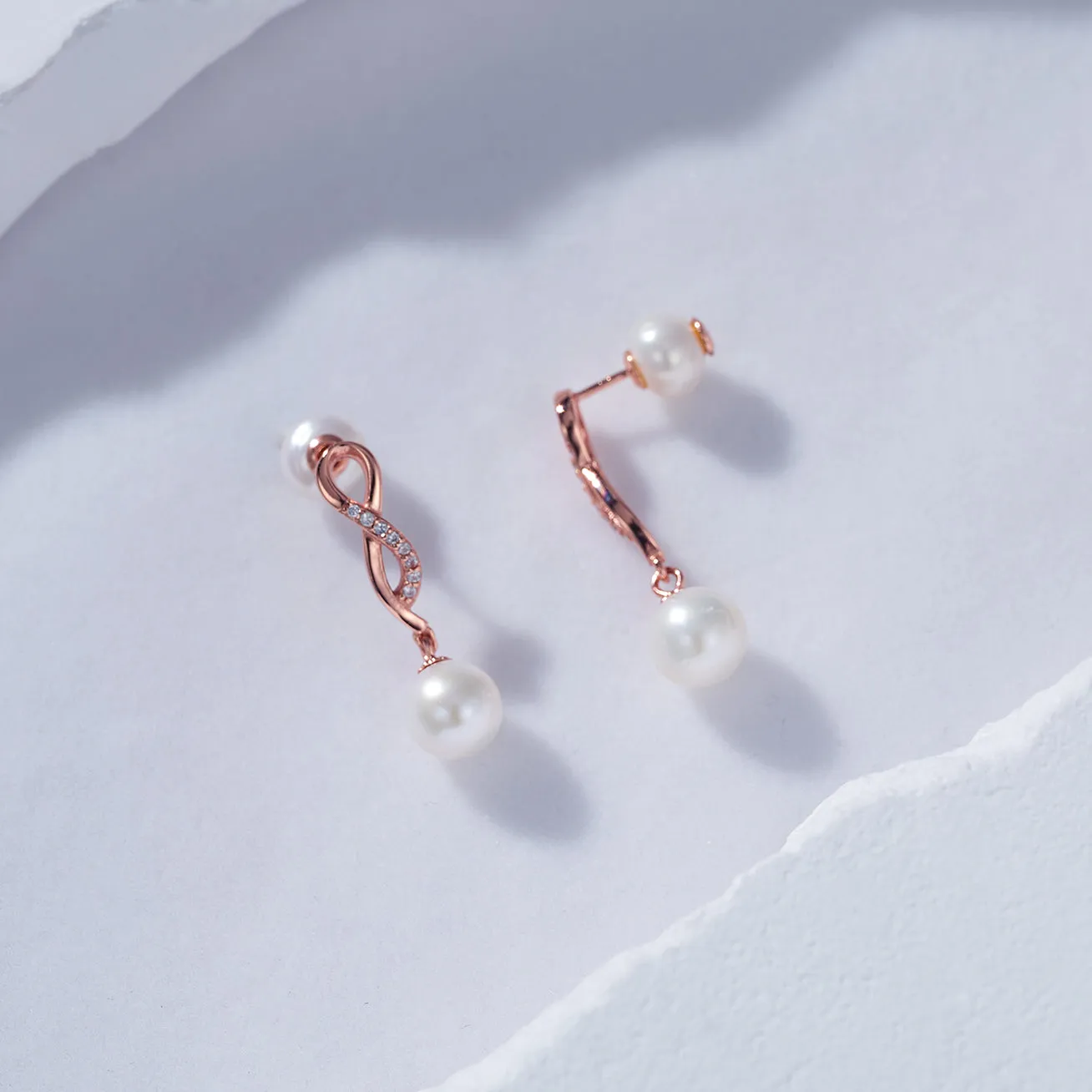 Elegant Freshwater Pearl Earrings WE00632