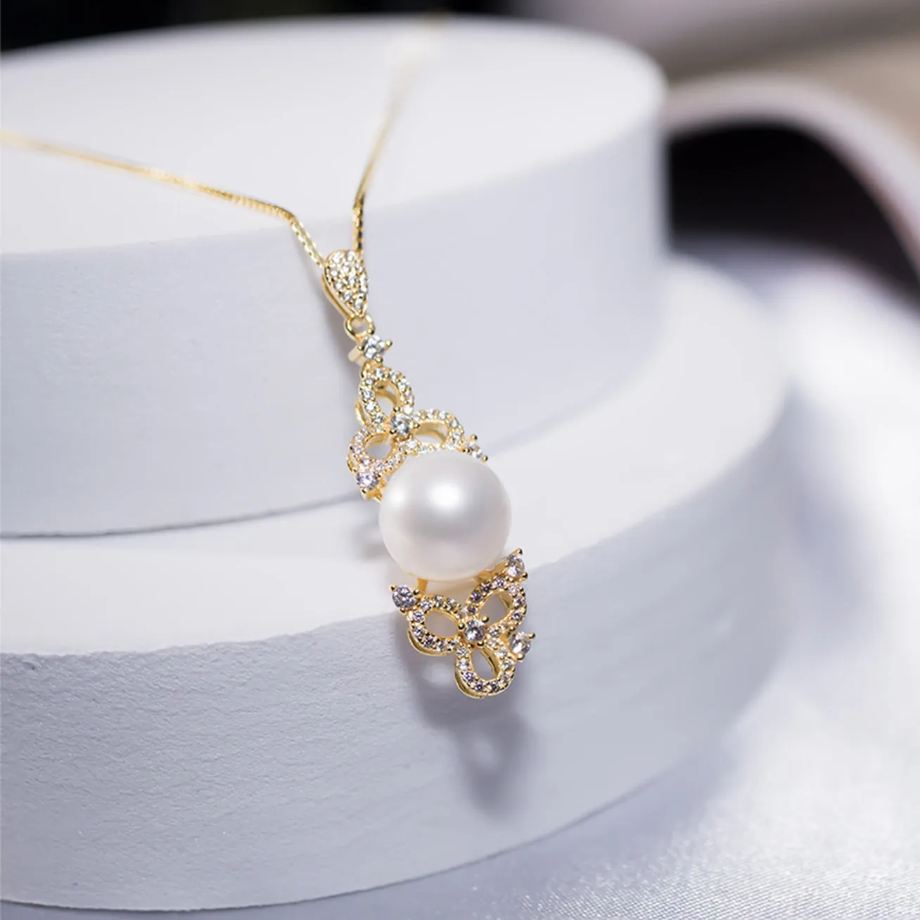 Elegant Freshwater Pearl Necklace WN00251