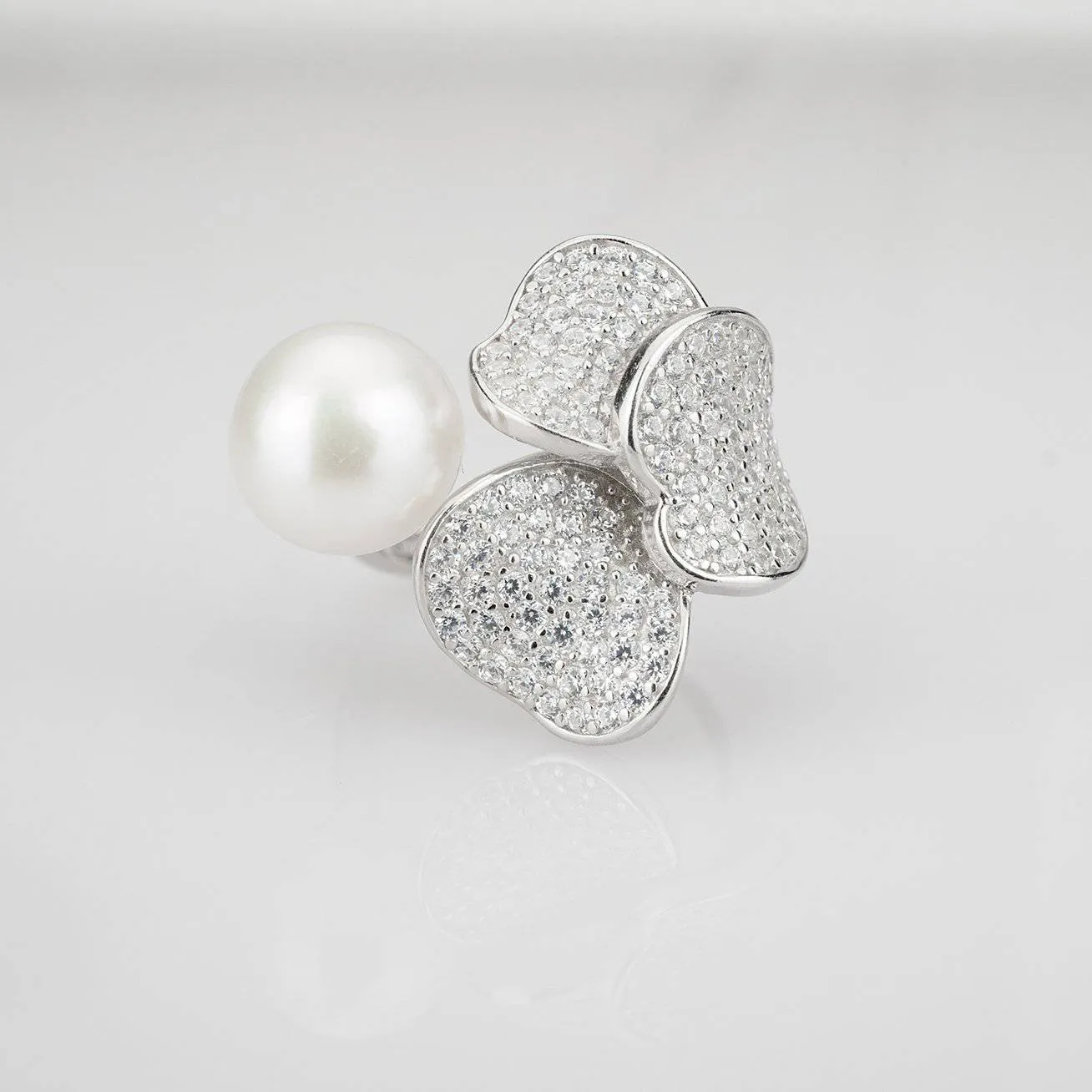 Elegant Freshwater Pearl Ring WR00036 | GARDENS