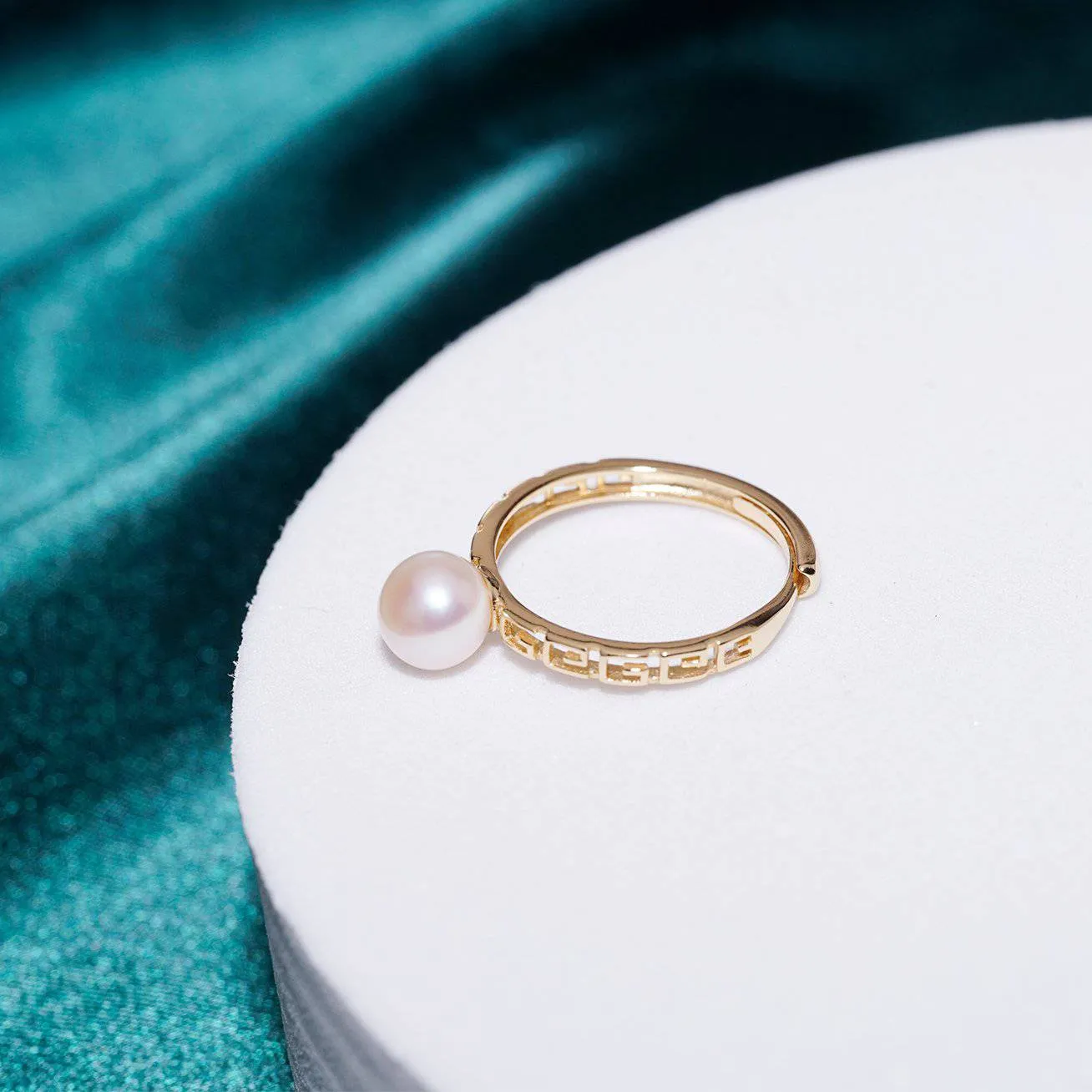 Elegant Freshwater Pearl Ring WR00084