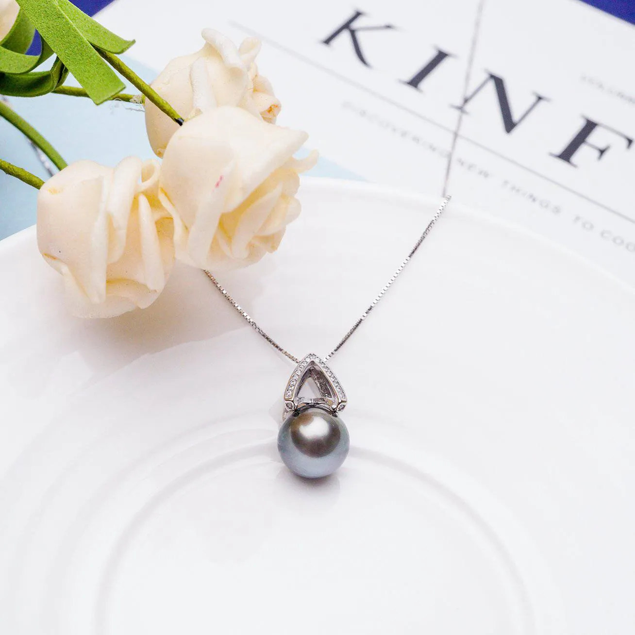 Elegant Tahitian Pearl Necklace WN00073