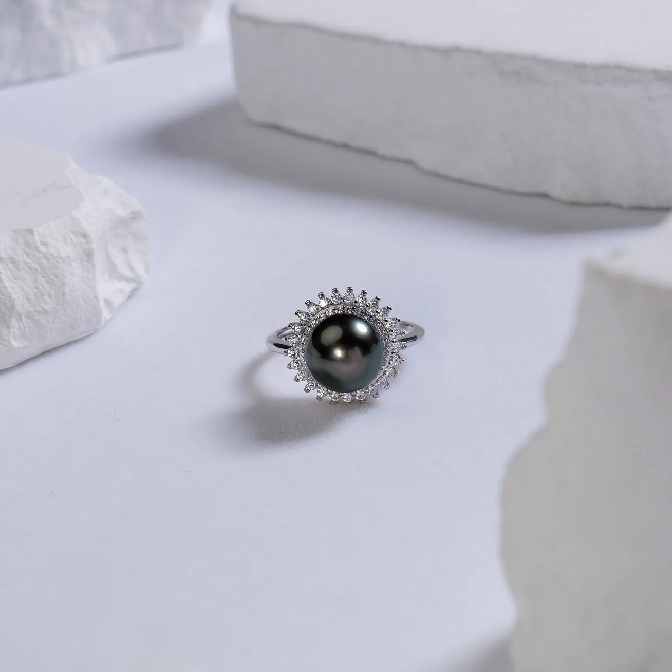 Elegant Tahitian Saltwater Pearl Ring WR00114