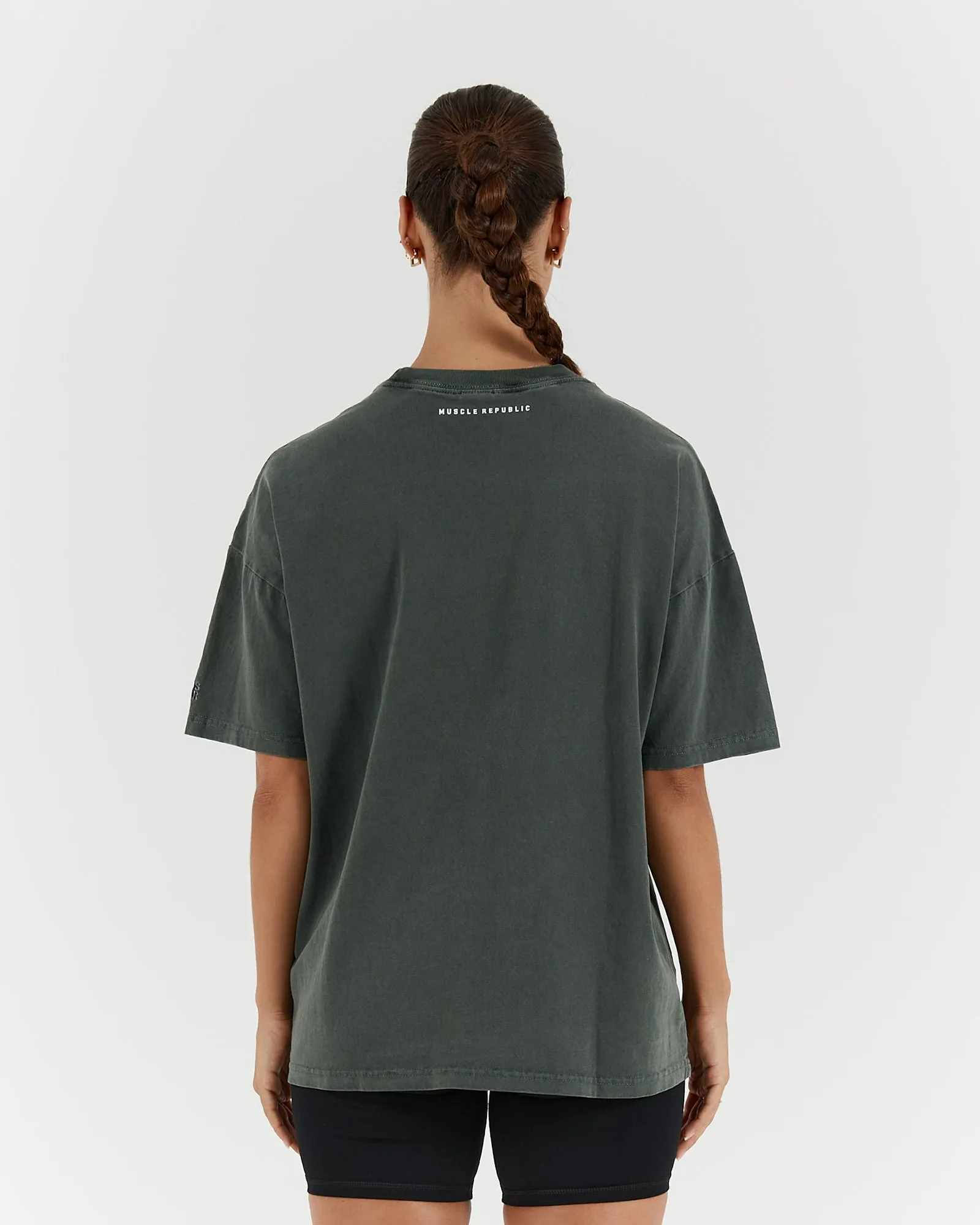 ESSENTIALS TEE - FADED FERN