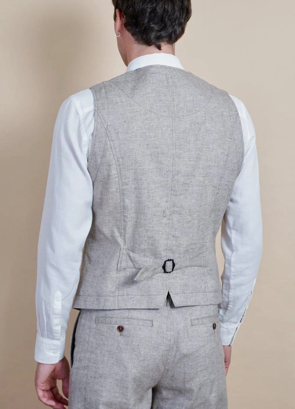 HALFDAN | Classic Waistcoat | Beach