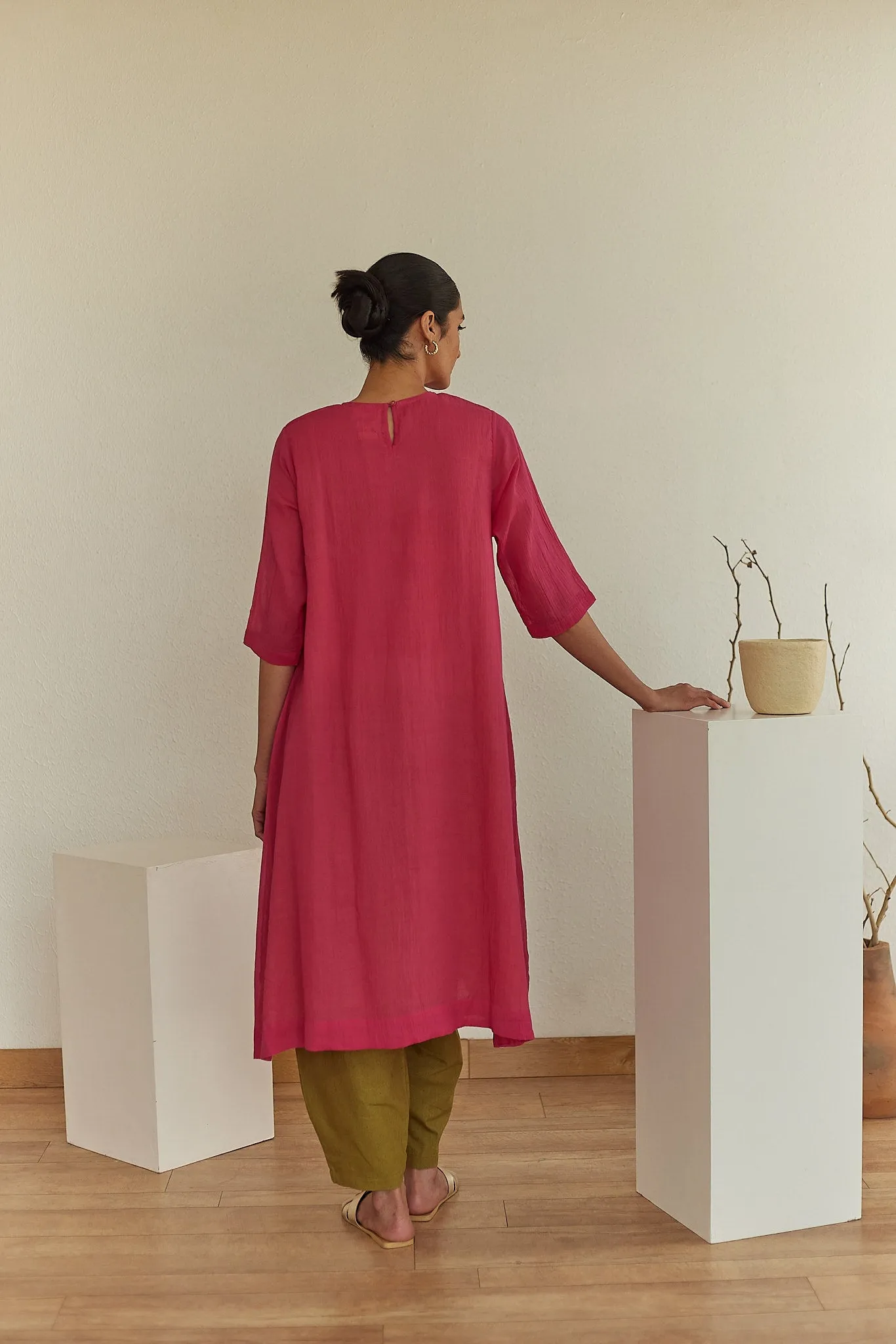 Murus Embroidered Long Kurta