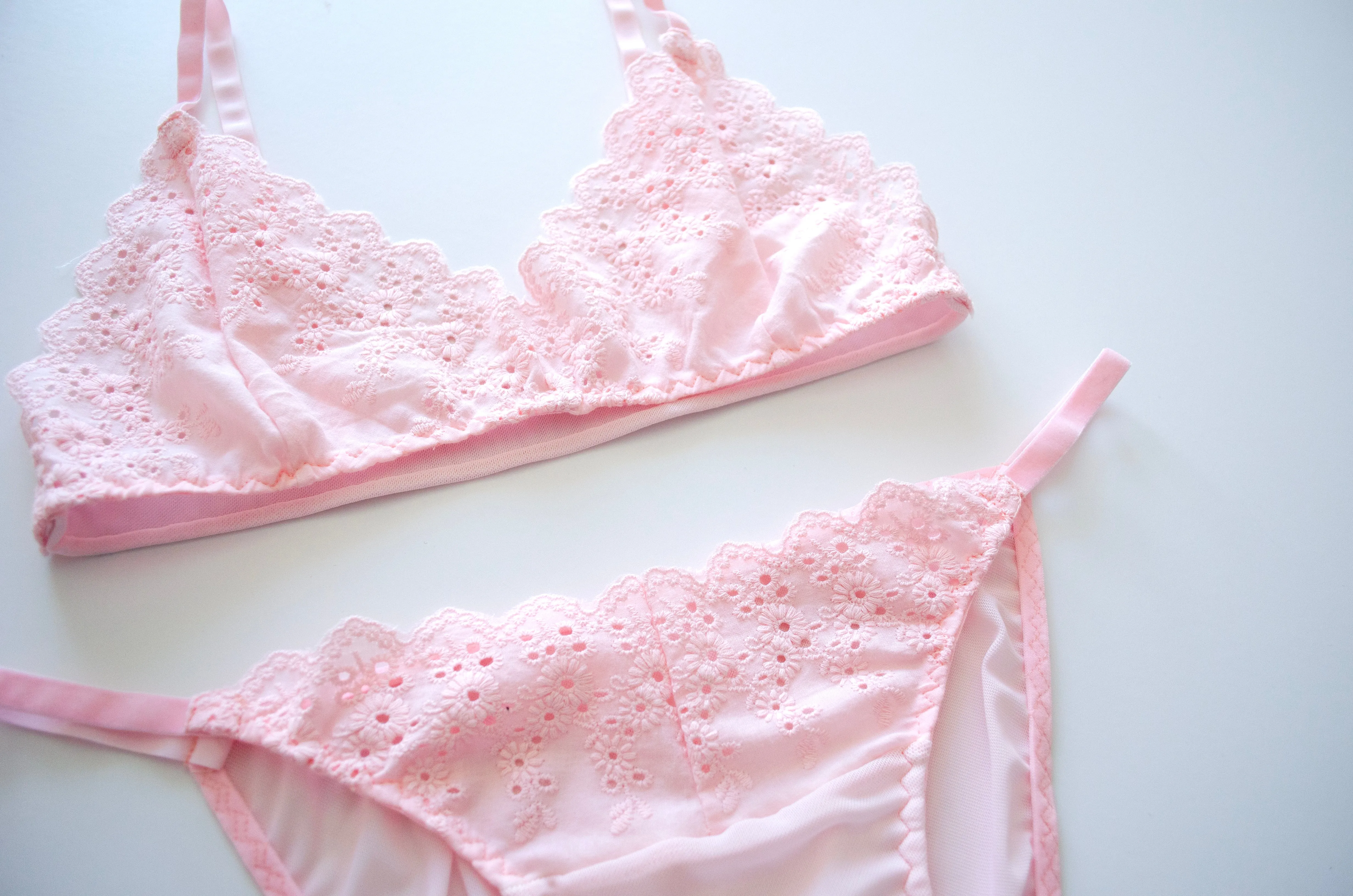 Petal Embroidered Lace Set