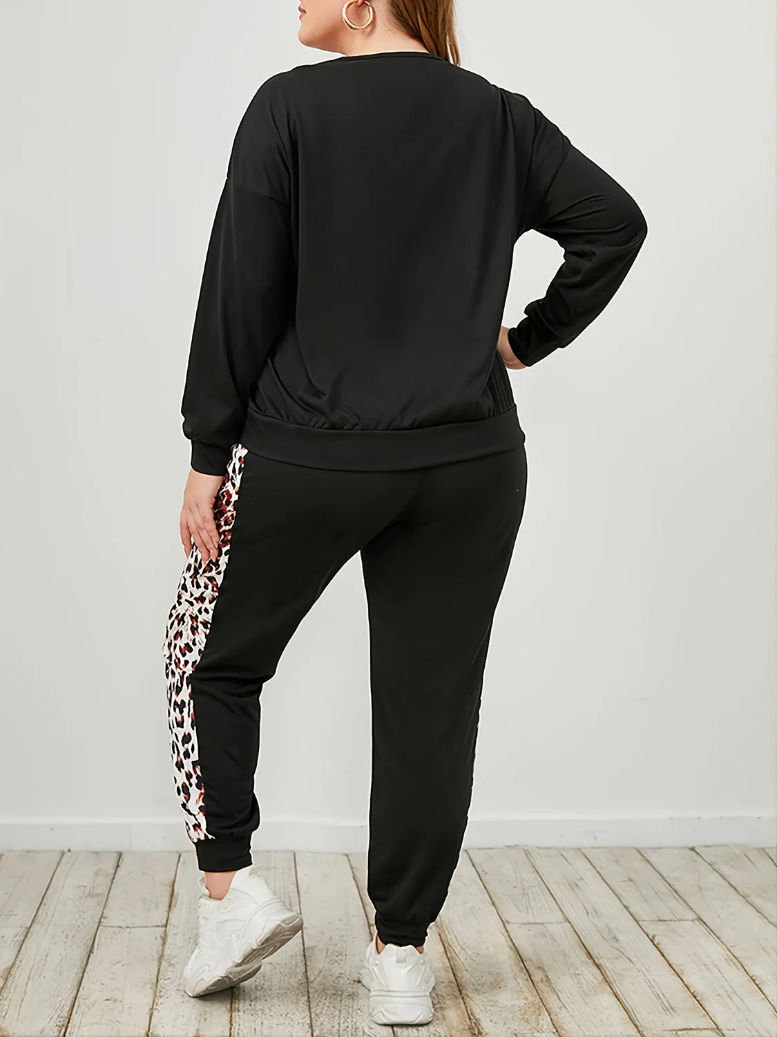 Plus Size Leopard Sweatshirt and Sweatpants Set: Cozy and Stylish for Every Day